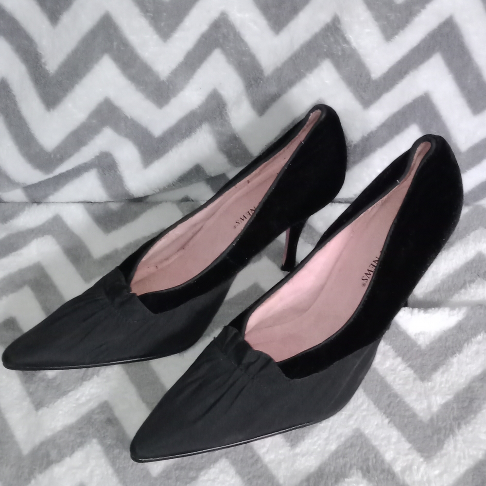 ⏳ 👟 Newport News Black Heels Size 8